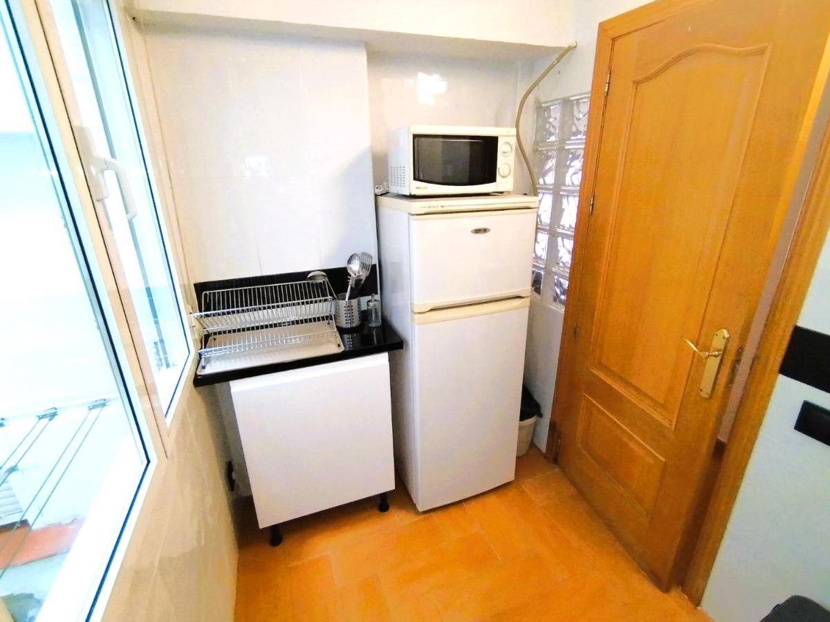 Puerta Del Sol - Apartamento Para 4 Мадрид Екстер'єр фото